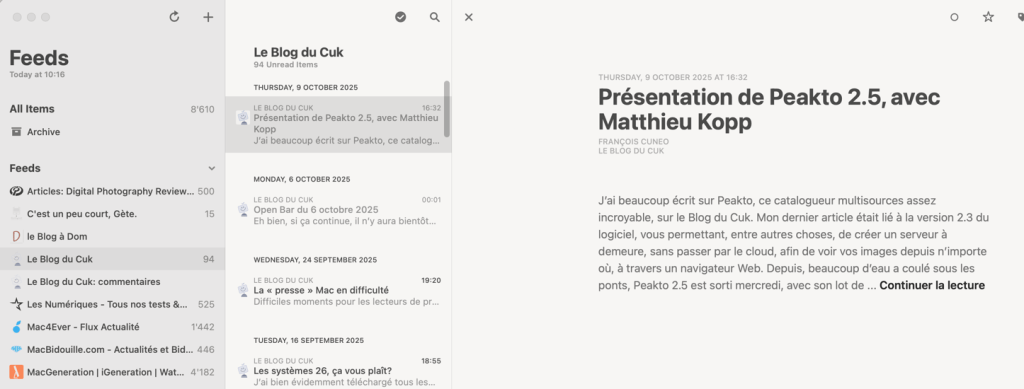 Interface d'un lecteur de flux RSS affichée.